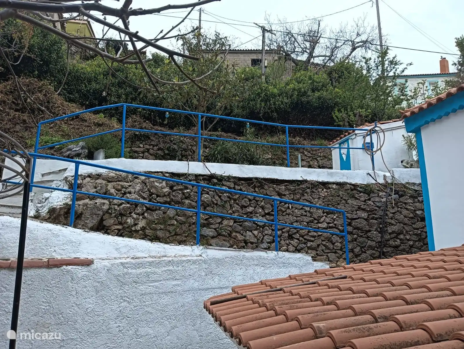 La valla se ha ampliado un poco