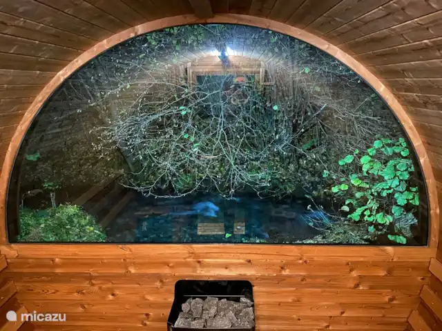 Haus GlückAuf 1&2,Sauna,Bains à remous,Piscine | Autriche, Carinthie, Arnoldstein - maison de vacances Sauna tonneau avec verre panoramique sur le ruisseau