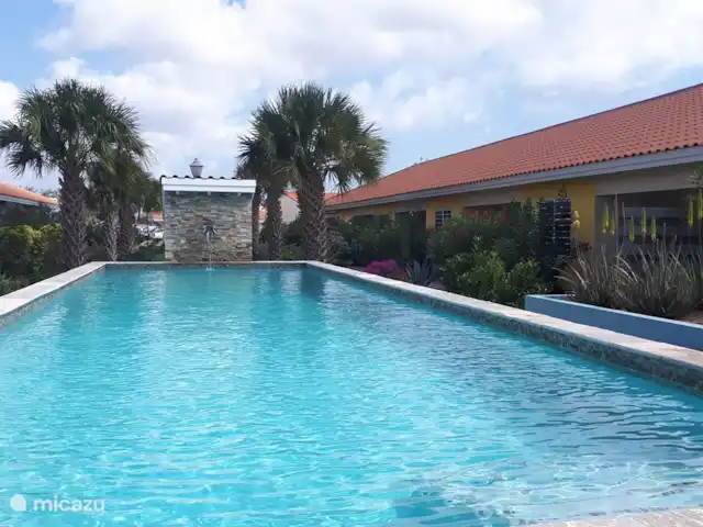 Casa Happy Peace huren in Curaçao, Curacao-Midden, Blue Bay - geschakelde woning Gemeenschappelijk zwembad