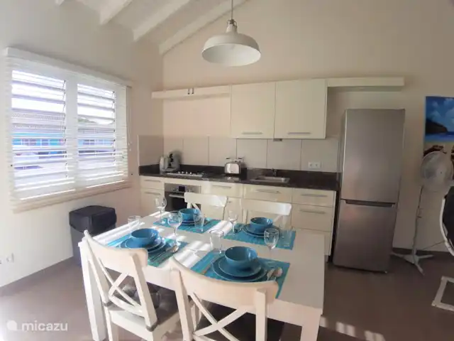 Casa Happy Peace huren in Curaçao, Curacao-Midden, Blue Bay - geschakelde woning Keuken en eethoek