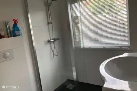 Vakantiehuis Nederland, Noord-Holland, Den Helder - stadswoning Stadswoning bij de haven badkamer