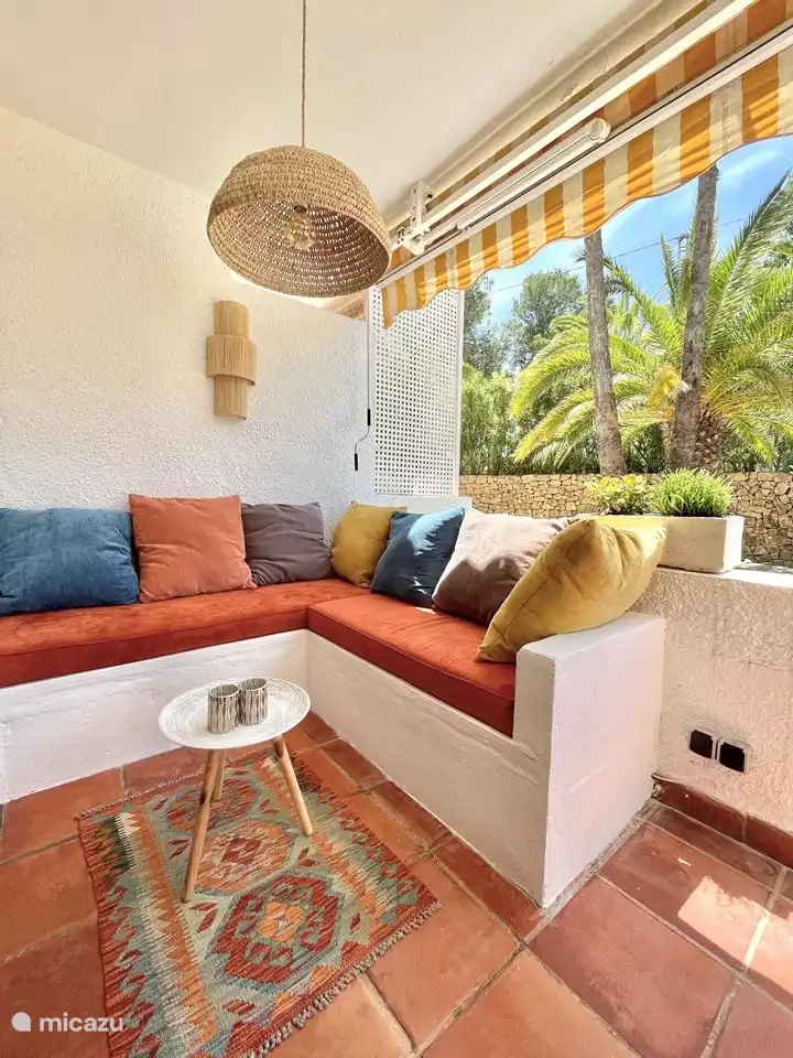 Canapé d'angle sur terrasse