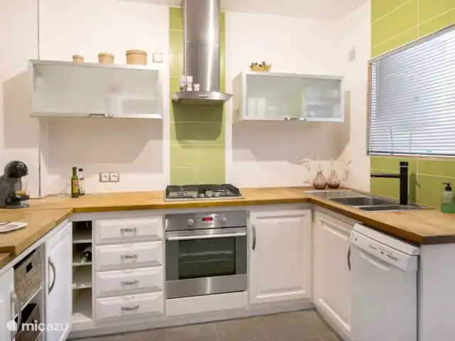 Mont Molar, Altea L'Olla | Espagne, Costa Blanca, Altea - appartement Cuisine avec tous les accessoires (four, micro-ondes, réfrigérateur, congélateur, lave-vaisselle, machine à sandwich, presse orange, etc.