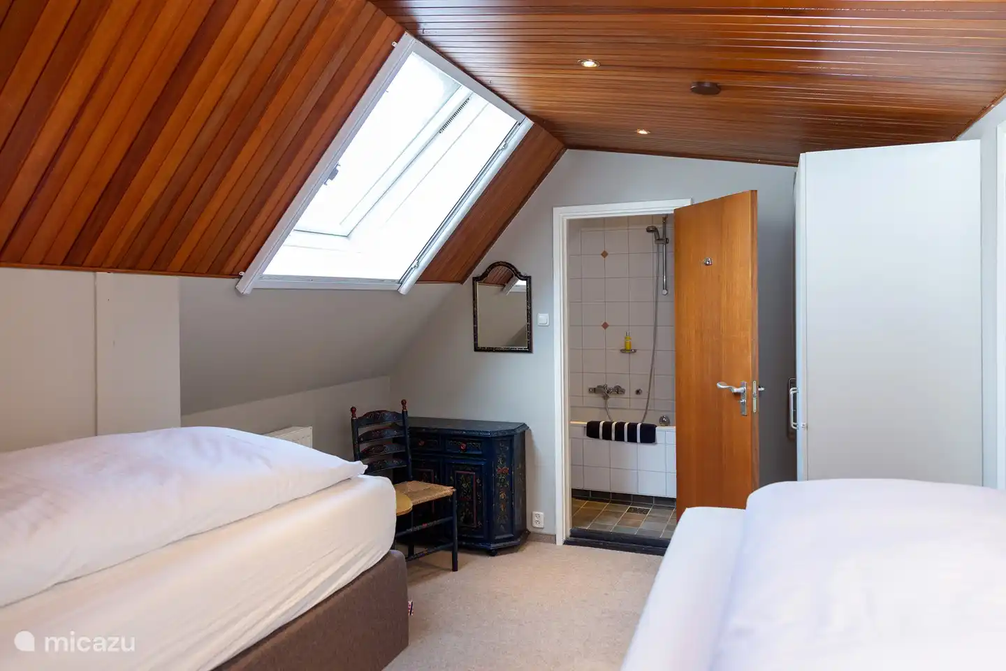 bedroom and bathroom Workum