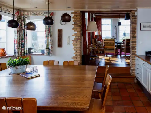 Île privée De Sayter | Pays-Bas, Frise, Eernewoude - ferme salle à manger avec salon