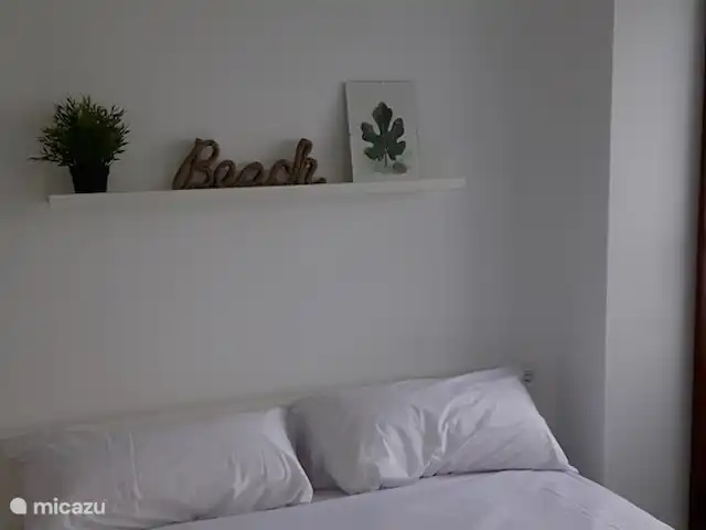 Lumière app.550m de la plage + Wifi | Espagne, Valence, Valence (ville) - appartement Chambre parentale avec lavabo et toilettes
