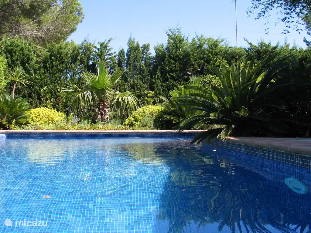 Villa AZUL Calafat Retreats