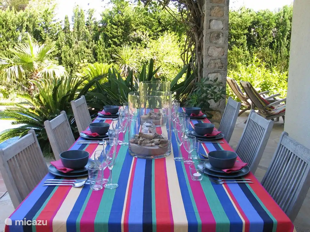 Villa AZUL Calafat Retreats