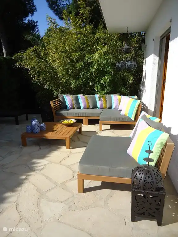 Villa AZUL Calafat Retreats