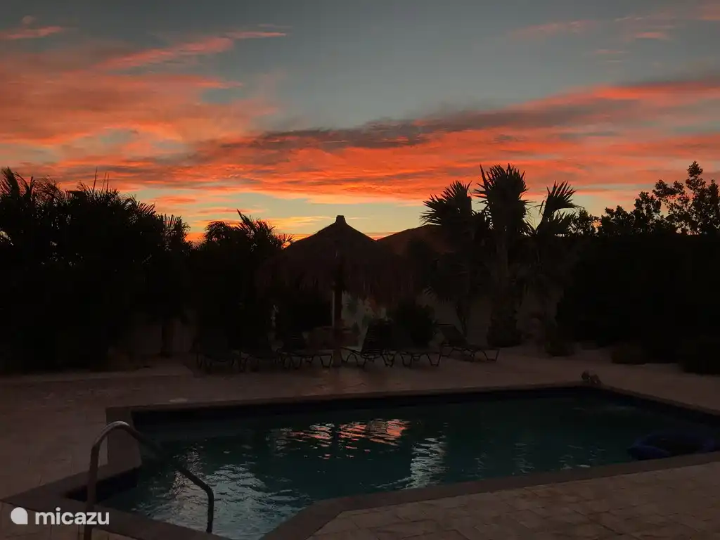 Sonnenuntergänge von der Villa Kunuku