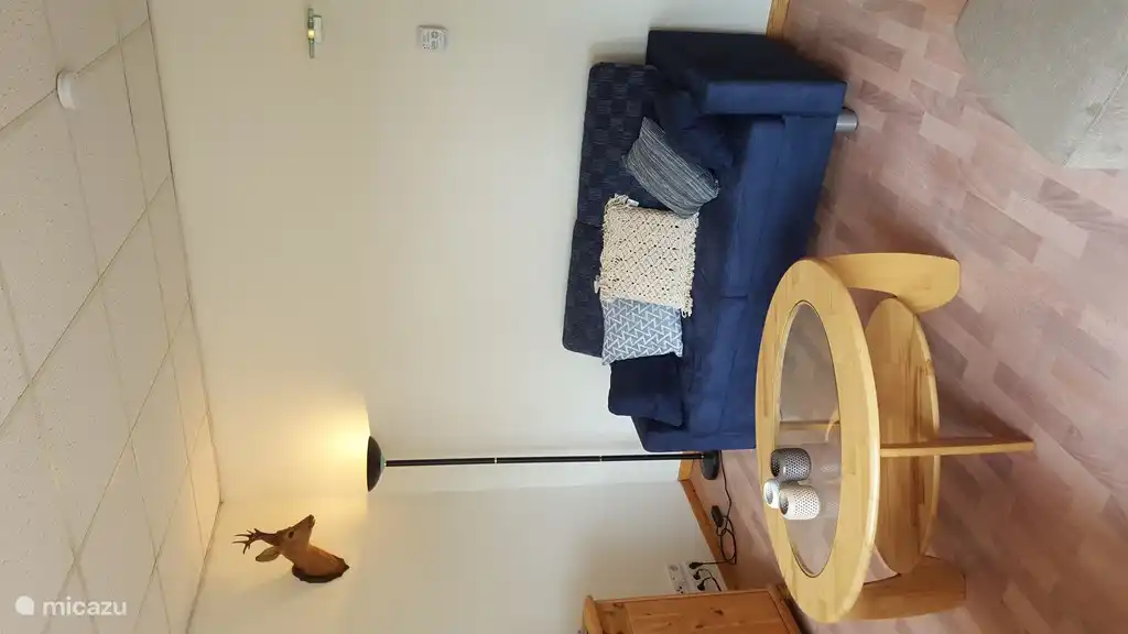 Sofa, wo man mit zwei Personen schlafen kann ...