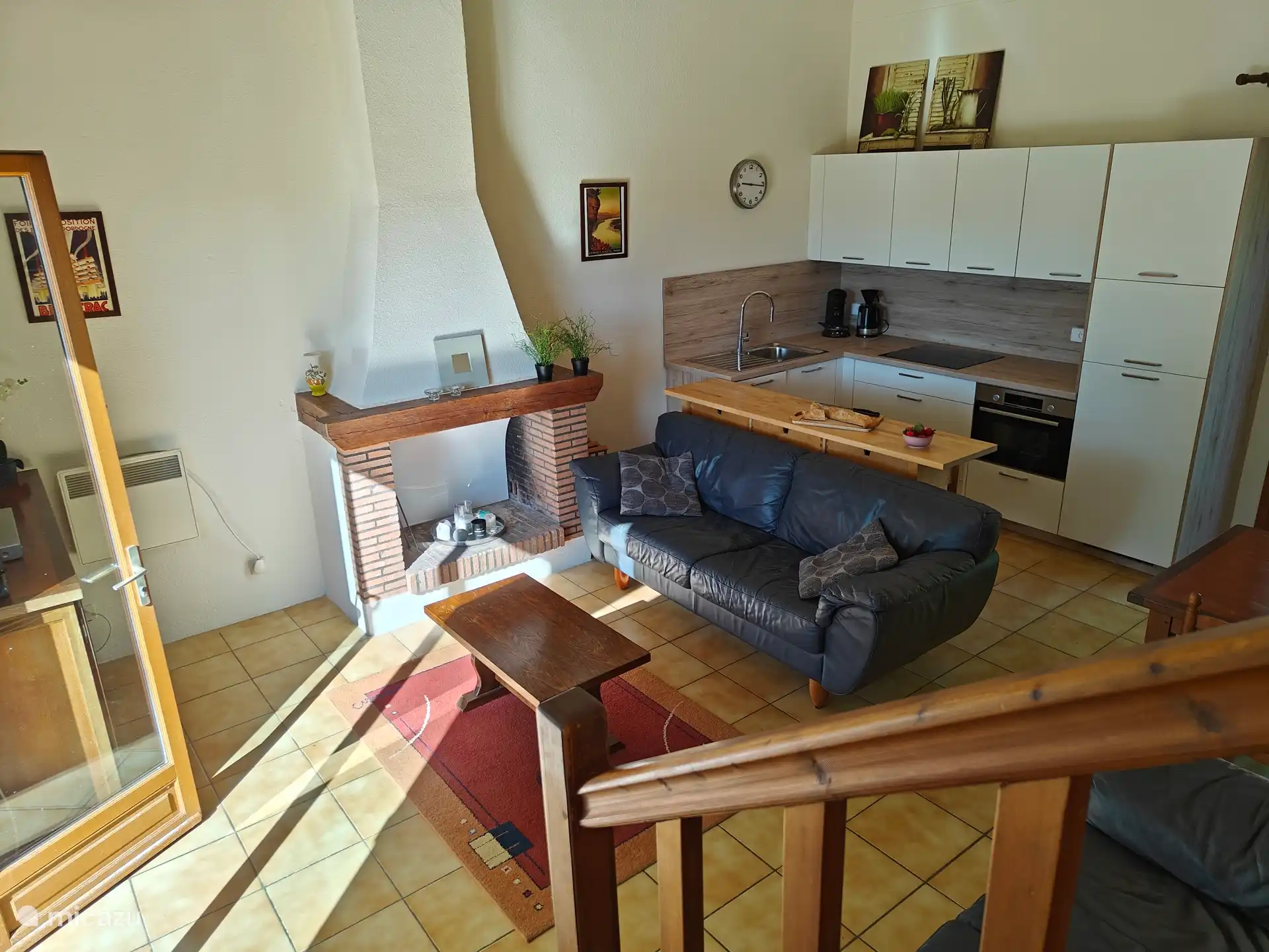 The kitchen was renovated this year. It has become a beautiful, functional kitchen.