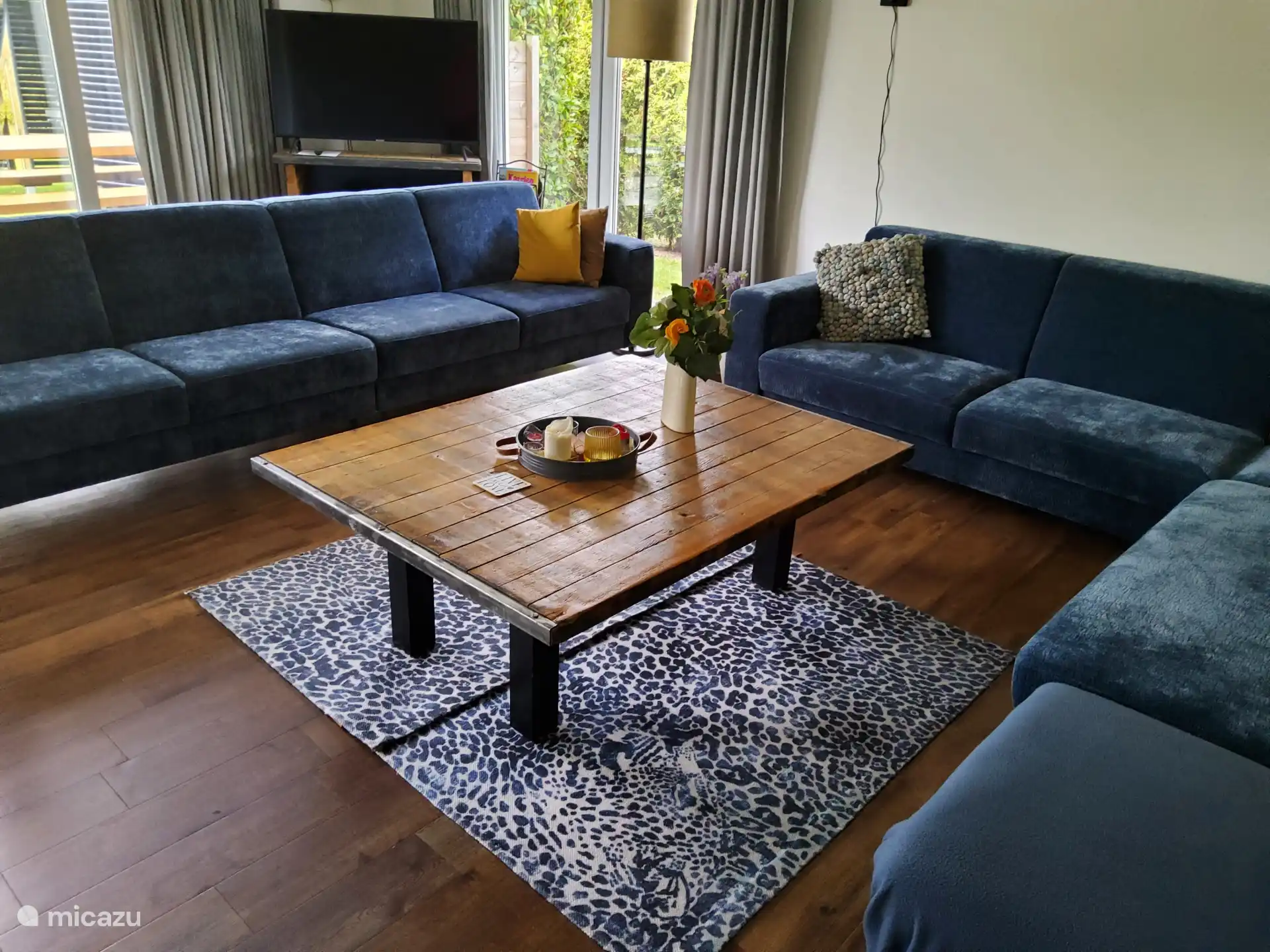 Großzügige Sitzecke