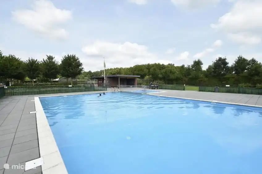 Gemeinschaftspool Geöffnet von Mai/Juni bis September