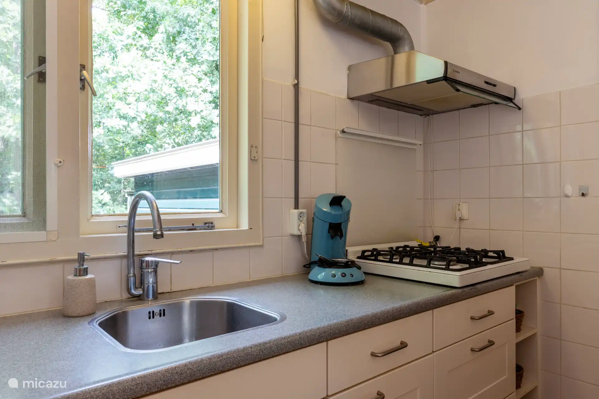 Zwei Arten von Kaffeemaschinen verfügbar. 