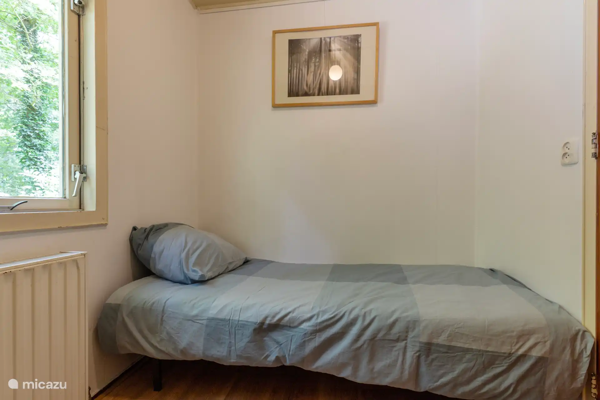 Drittes Schlafzimmer mit 1 Bett