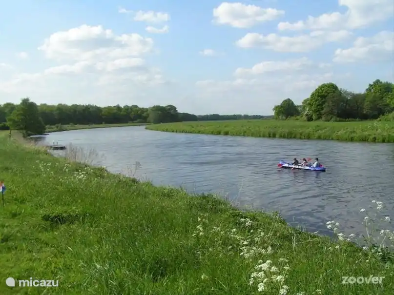Wenn der Fluss Vecht einen ungehinderten Blick auf rund 500 Meter von der Hütte
