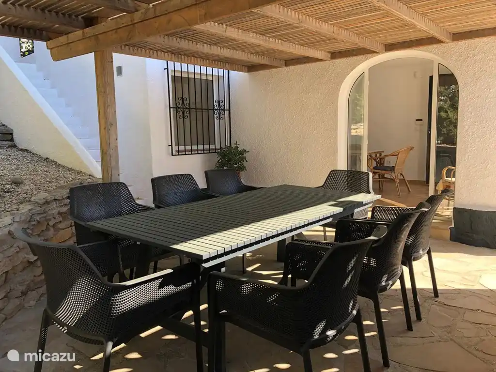 Terraza exterior cubierta