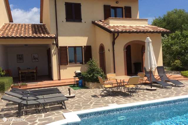 Holiday home Italy – terraced house Casa Trasimeno