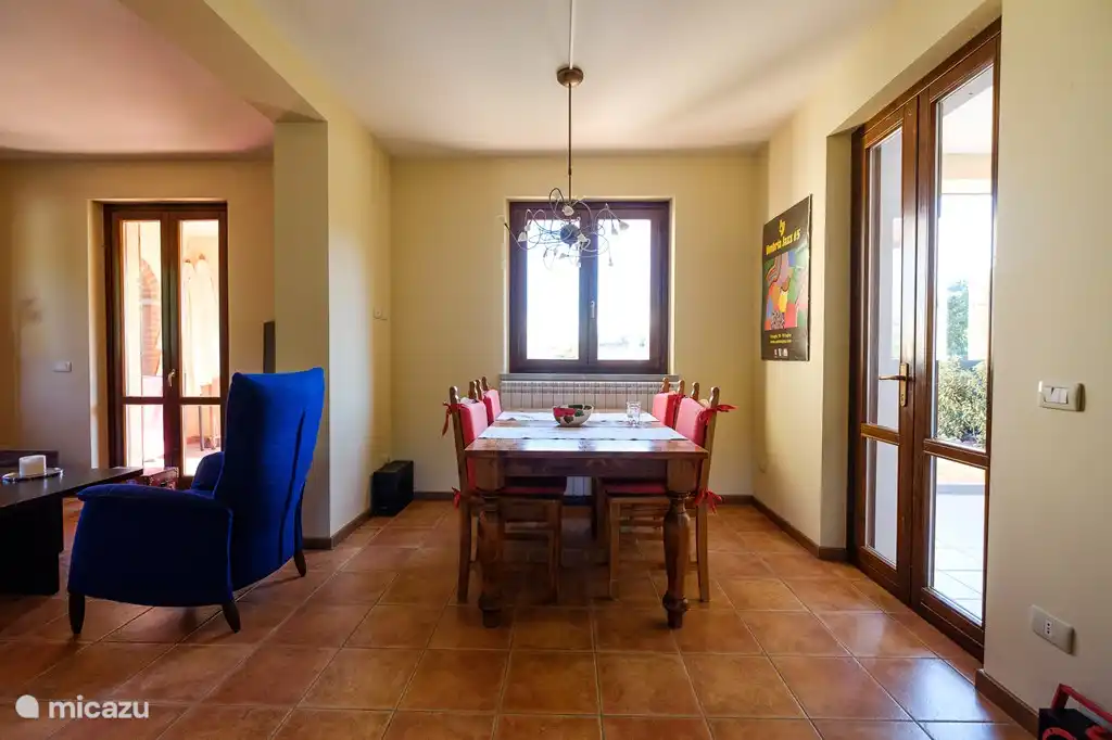 Dining area, suitable for 8 pers.