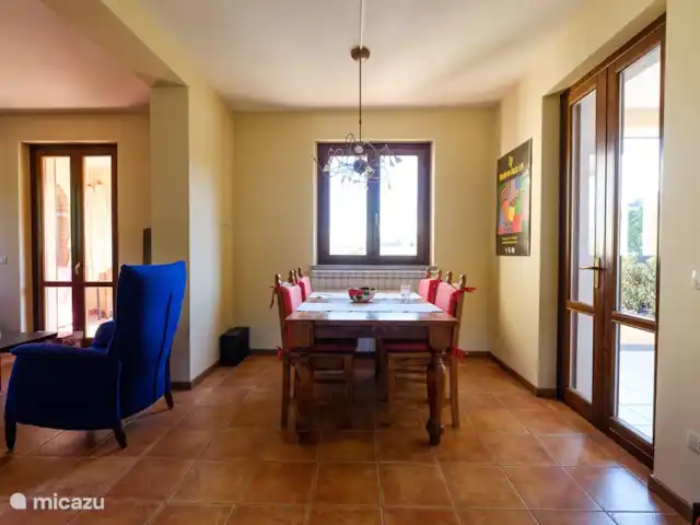 geschakelde woning huren in Italië, Umbrië, Tuoro sul Trasimeno – Casa Trasimeno                Eethoek,
             geschikt voor 8 pers