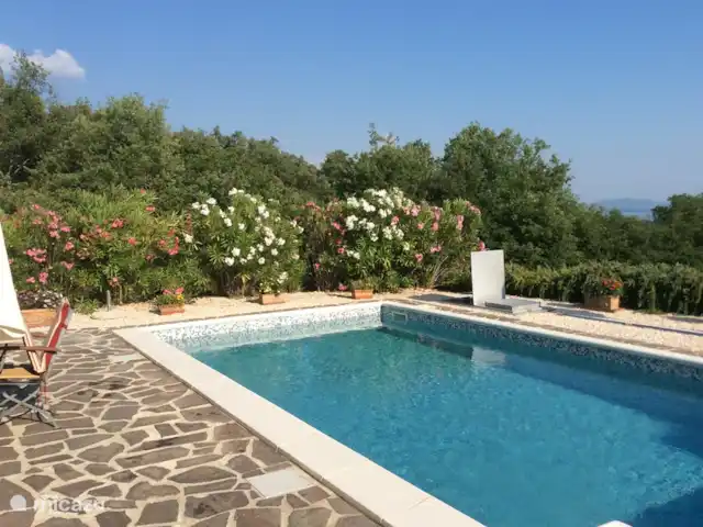 geschakelde woning huren in Italië, Umbrië, Tuoro sul Trasimeno – Casa Trasimeno            Zwembad en tuin