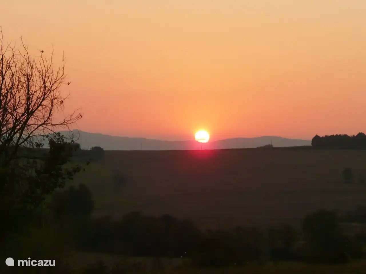 Am Abend können Sie den Sonnenuntergang genießen, immer schön und immer anders.