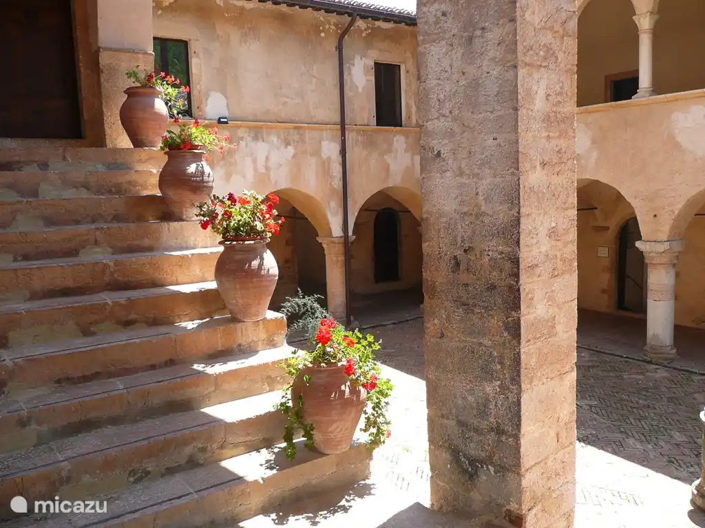 Umbrien, Ueberall finden Sie versteckt schöne Plätze.