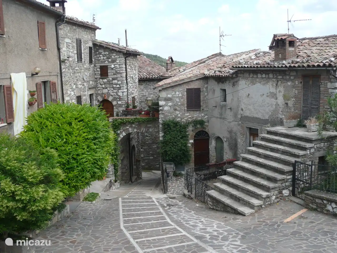 Es ist wunderbar, in vielen kleinen Städten mit ihren typischen umbrischen Plätzen und Gassen zu wandern.