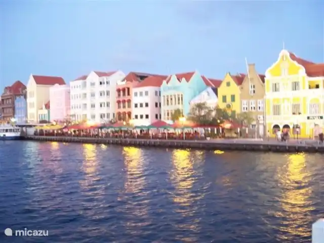 Kavel 15 coral estate rif st.marie huren in Curaçao, Banda Abou (west), Coral Estate, Rif St.Marie - villa Willemstad, een bezoek meer dan waard. Veel leuke en gezellige restaurants. Mooie winkels bij Renaissance shopping Mall.