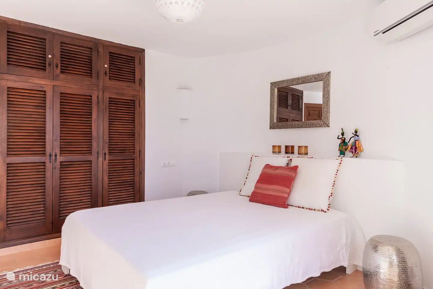 habitación torre con gran terraza y baño privado