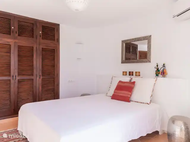 Location de Vacances Espagne, Costa Blanca, Benissa, villa - Villa La Bohême chambre dans la tour avec grande terrasse et salle de bain privée