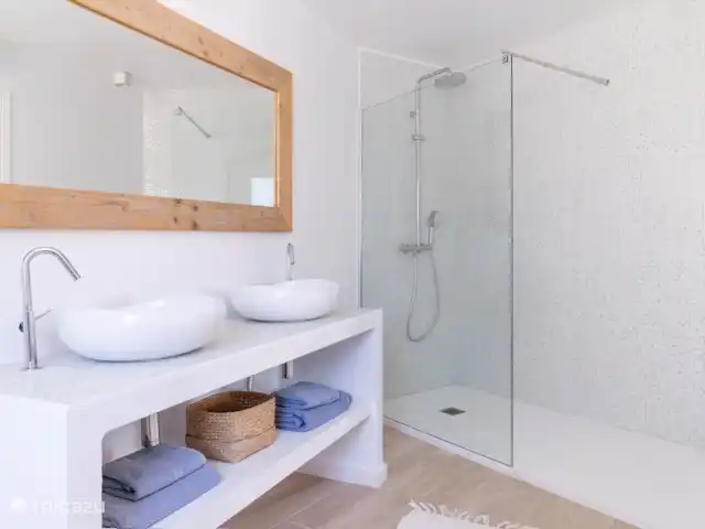 Location de Vacances Espagne, Costa Blanca, Benissa, villa - Villa La Bohême salle de bain chambre rez de chaussée