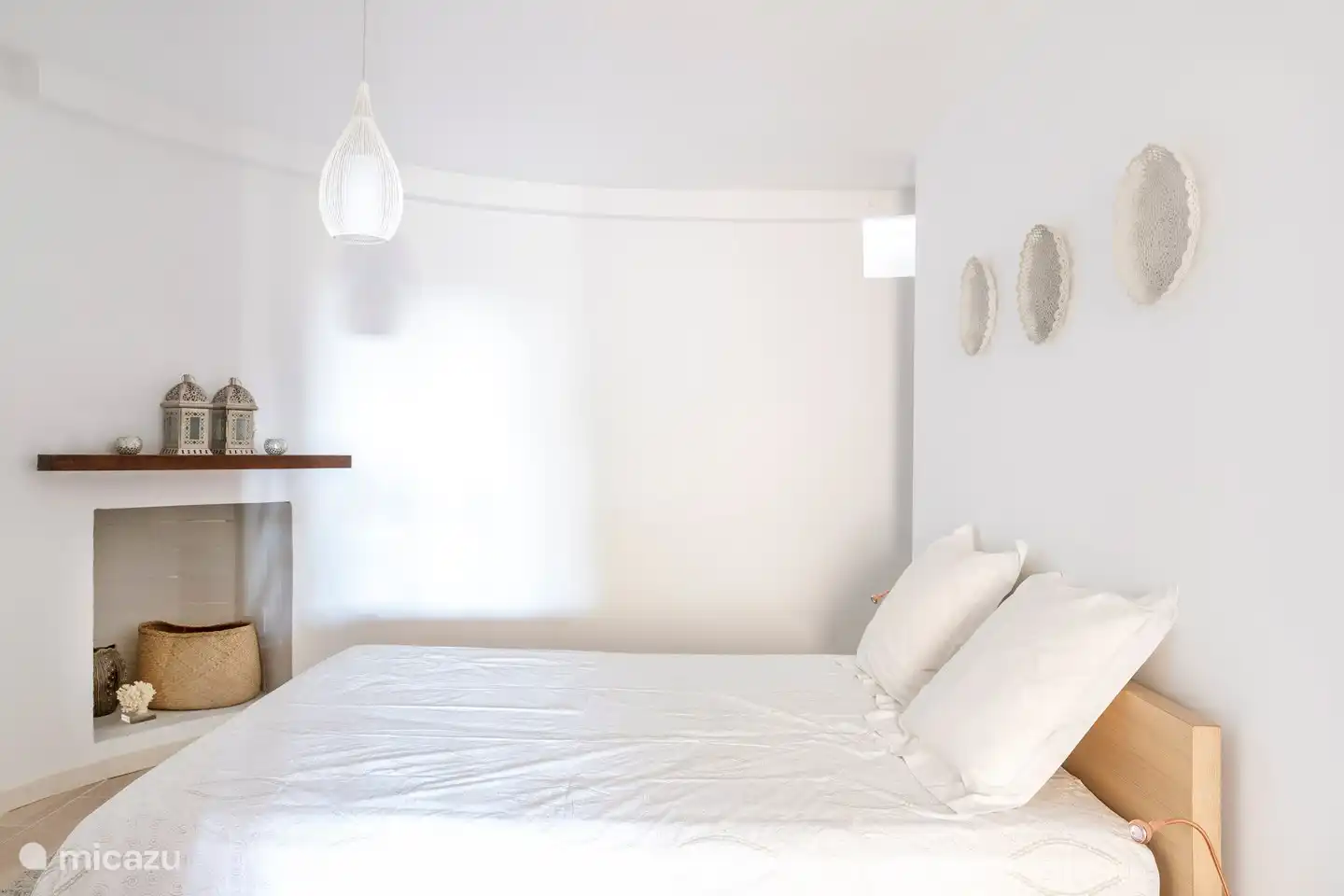 dormitorio en planta baja con baño privado