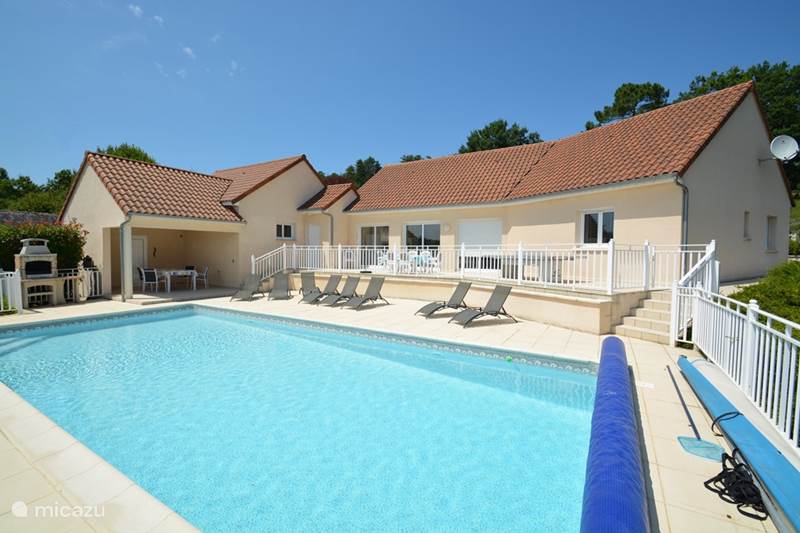 Vacation rental France, Dordogne, Terrasson Villa La Laureraie with heated pool