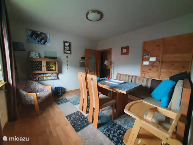 Fun4all-holidayhome, 10-18P. Grupos en Alemania, Sauerland, Medebach - apartamento Comedor, mesa extensible para 8p.