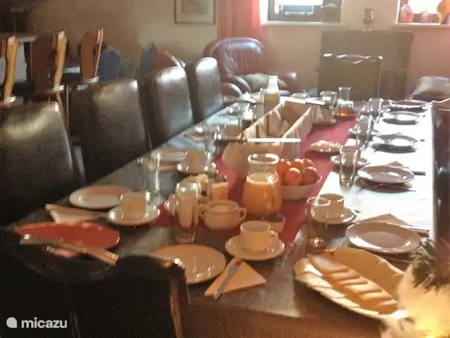 Fun4all-holidayhome, 10-18P. Grupos en Alemania, Sauerland, Medebach - apartamento ¡Desayuno en nuestro fun-Inn! En Fun4all-holidayhome el desayuno pedido se entrega en la puerta en una cesta, en Fun-Inn se puede pedir el desayuno organizado o con la cesta.