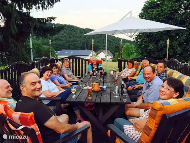 Fun4all-holidayhome, 10-18P. Grupos en Alemania, Sauerland, Medebach - apartamento Terraza Fun-inn.para una buena bebida.