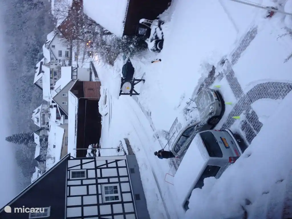 Wir bemühen uns, schneefreien Parkplatz zu halten