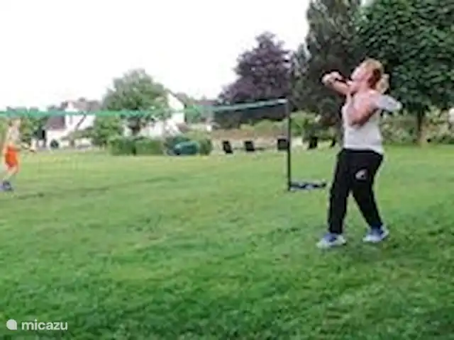 Fun4all-holidayhome, 10-18P. Grupos en Alemania, Sauerland, Medebach - apartamento juegos como bádminton, jeux des boulles, volley, dardos, etc.