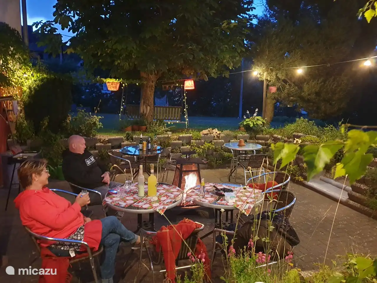 schwüle Sommerabende auf der Terrasse