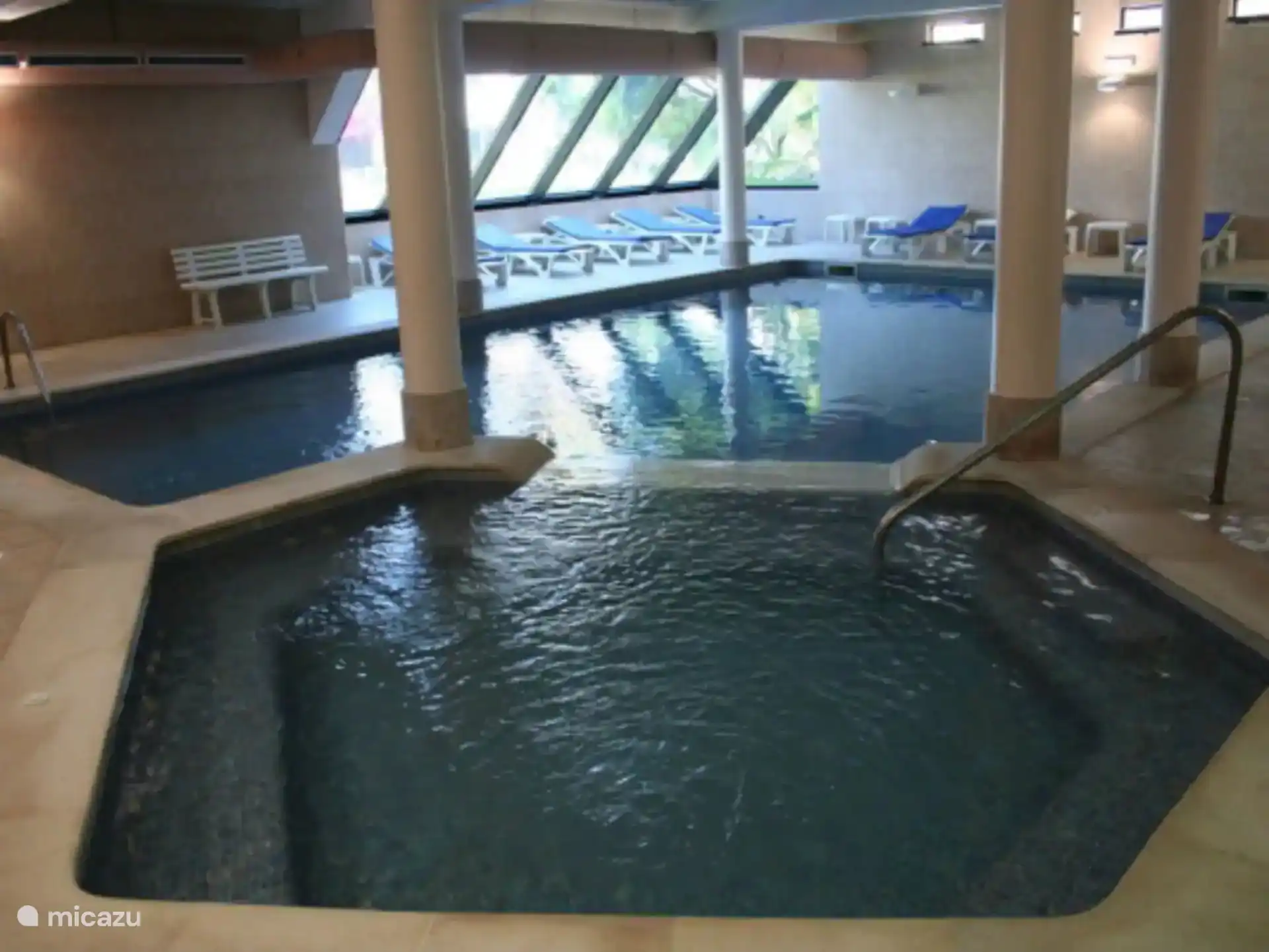 Schöne Gärten, Par3-Golfplatz, 4 Tennisplätze, 6 Schwimmbäder, 1 Hallenbad, Fitness