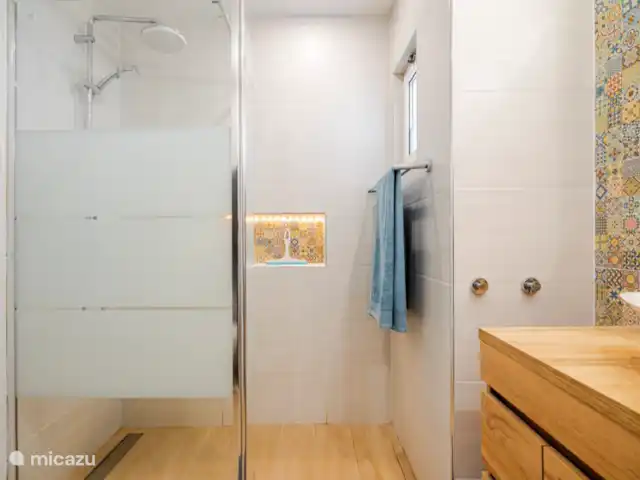 Location de Vacances Portugal, Algarve, Albufeira, appartement - Appartement luxueux sur un complexe de golf Salle de bain 1 avec douche à l’italienne
