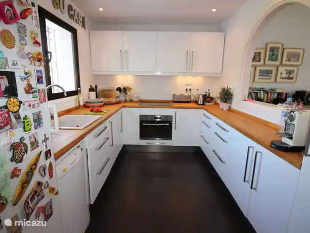 Marbella, San Pedro, El Paraíso en España, Costa del Sol, Marbella - apartamento Cocina incl. lavavajillas, horno, microondas, hervidor de agua, Nespresso icl. espumador de leche, tostadora, etc.