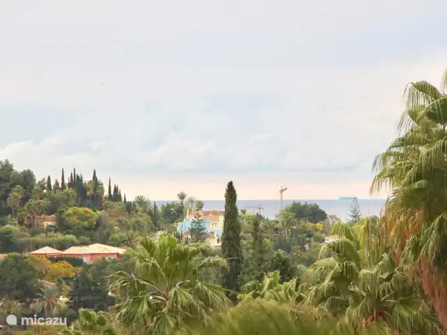Marbella, San Pedro, El Paraíso en España, Costa del Sol, Marbella - apartamento Parte de la vista desde la terraza con el Mar Mediterráneo a lo lejos