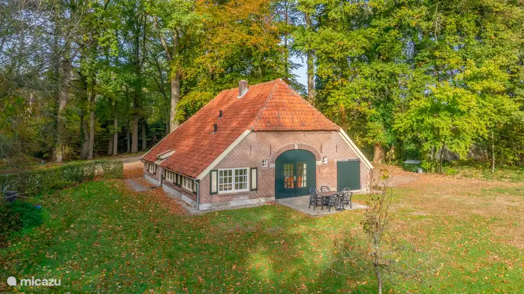 Zonneveld, mit großem Garten