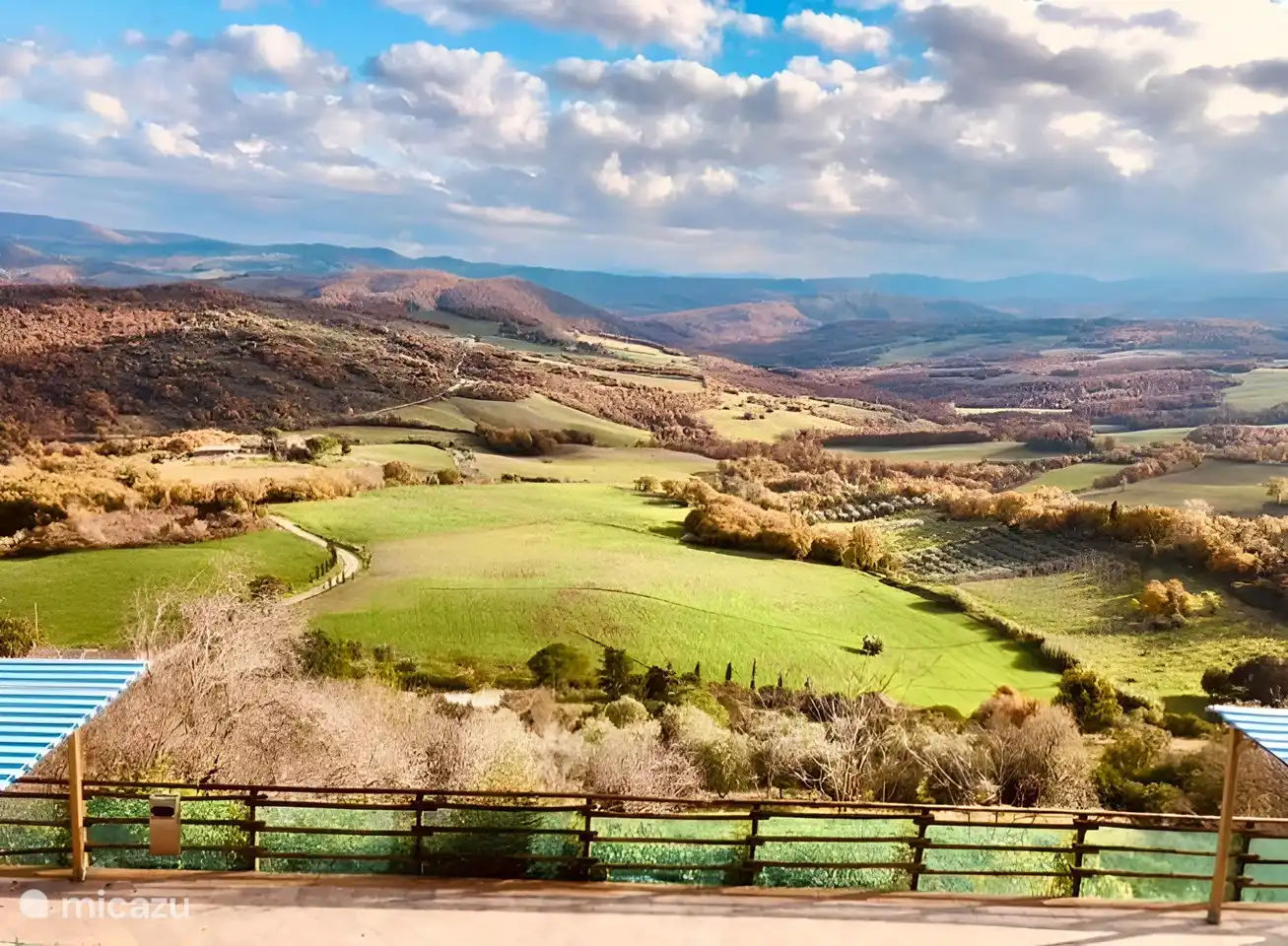 Vue sur la vallée de Cecina
