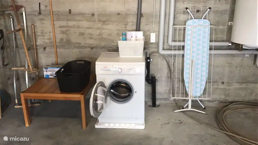 Cuarto de lavado en sótano