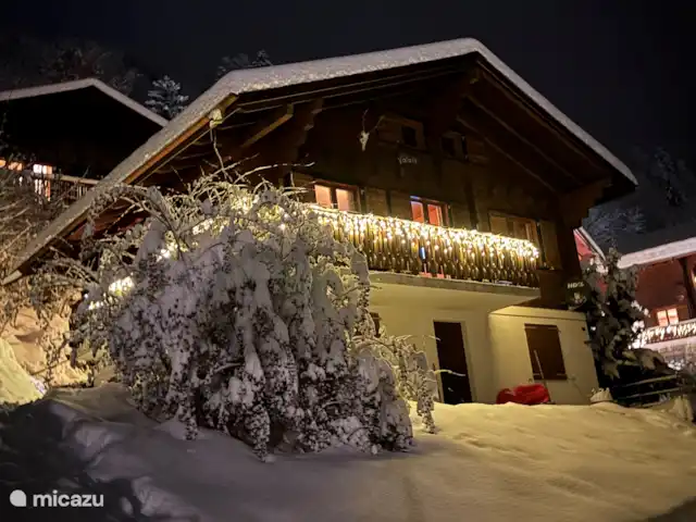 chalet huren in Zwitserland, Wallis, Fiesch – Chalet Valais Chalet in kerstsfeer