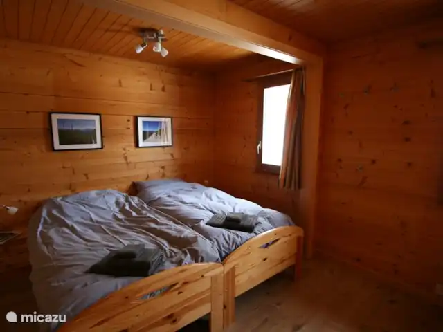 chalet huren in Zwitserland, Wallis, Fiesch – Chalet Valais Slaapkamer 1